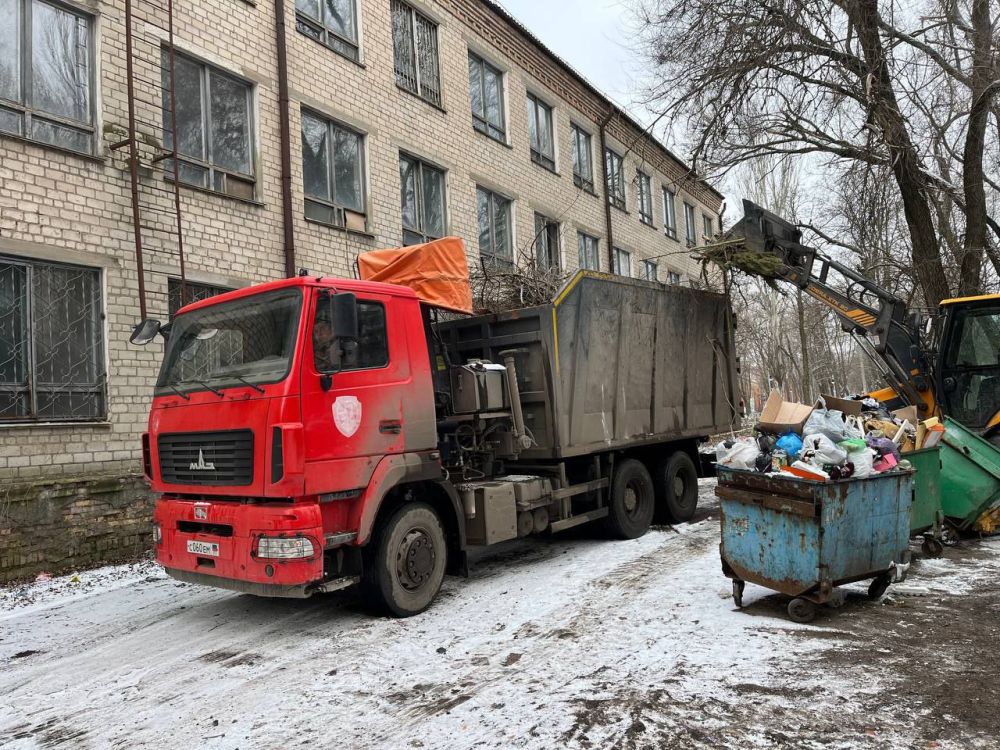 Василий Ткачук: Сегодня администрацией Калининского района г. Донецка, МУП АГД "Управляющая компания Калининского района...