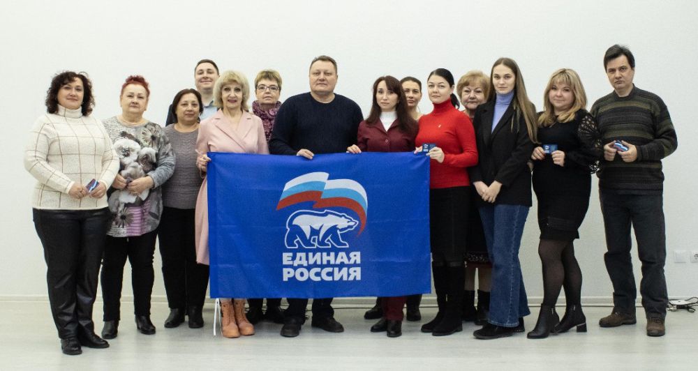 Сегодня, 20 февраля, глава администрации Киевского района Валентин Левченко провел встречу с трудовым коллективом ГБУ «Донецкий республиканский краеведческий музей»