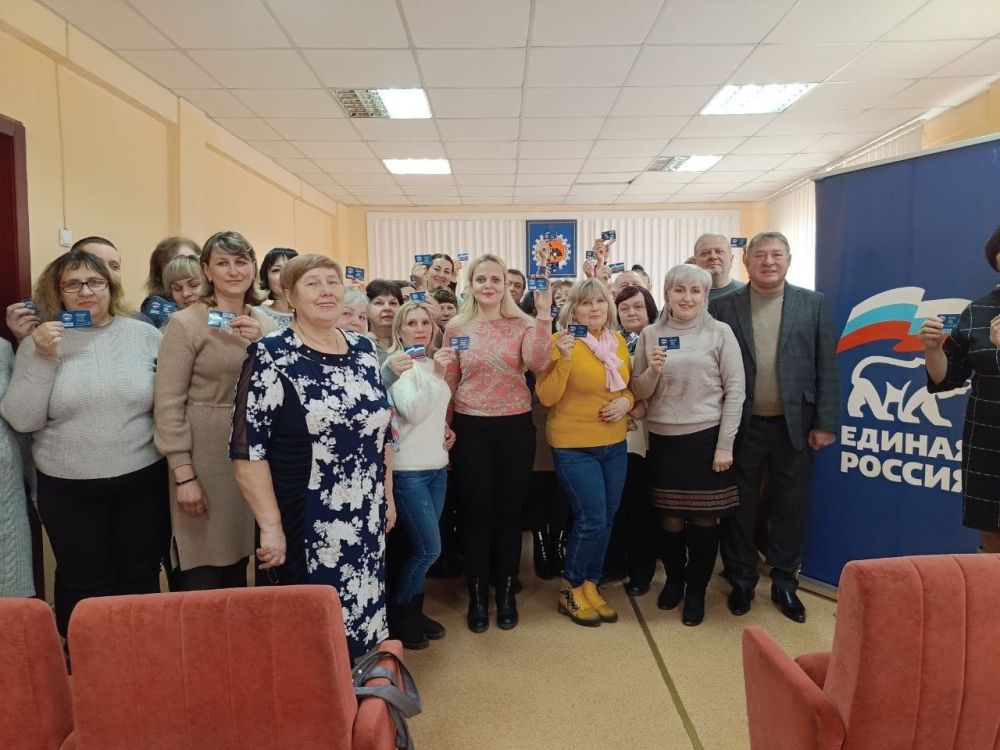 Юрий Будрин: Вручение членских билетов ВПП ЕР