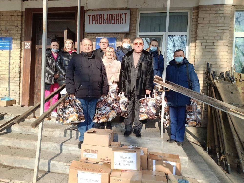 Юрий Будрин: Тепло для героя. В рамках проекта "Старшее поколение" Всероссийской политической партии "Единая Россия", накануне Дня Защитника Отечества прошла акция "Тепло для героя"