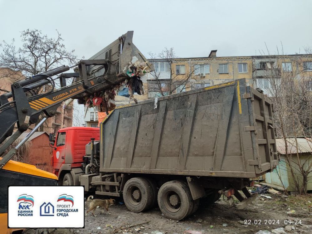 Василий Ткачук: Сегодня, в рамках реализации партийного проекта «Городская среда», администрацией Калининского района г....