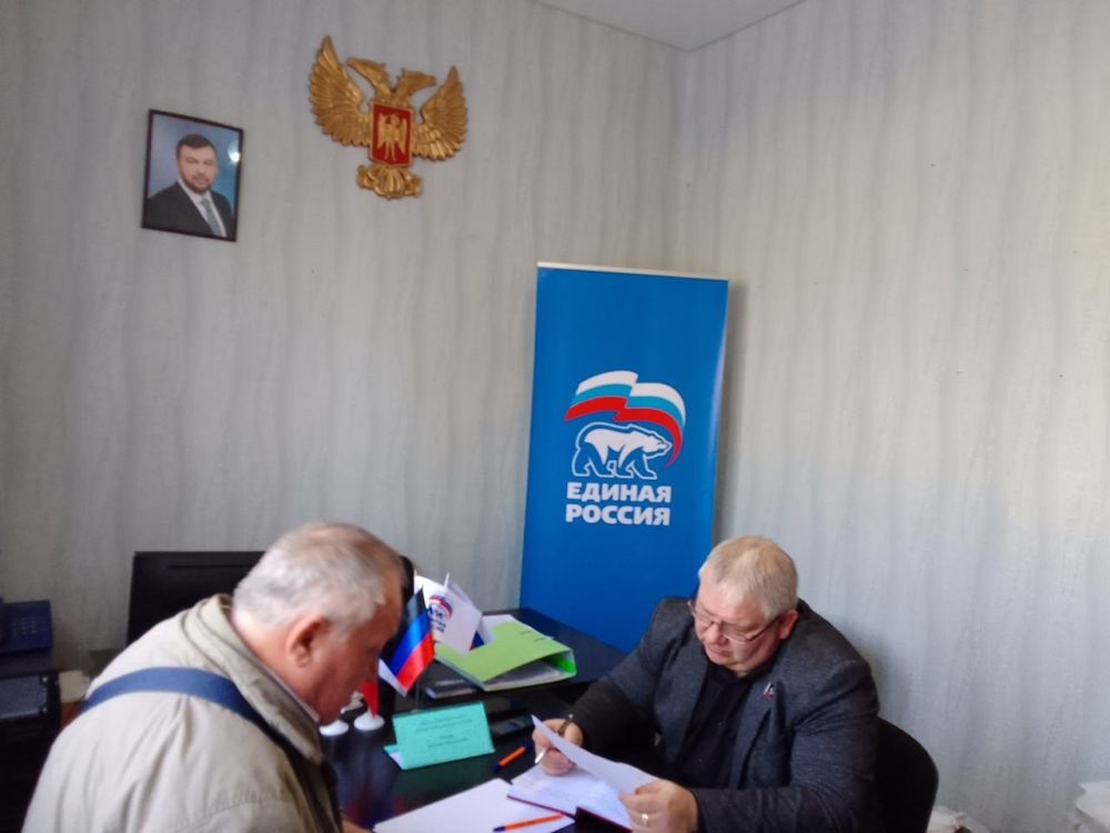 Юрий Будрин: Прием граждан в Общественной Приемной "Единой России"