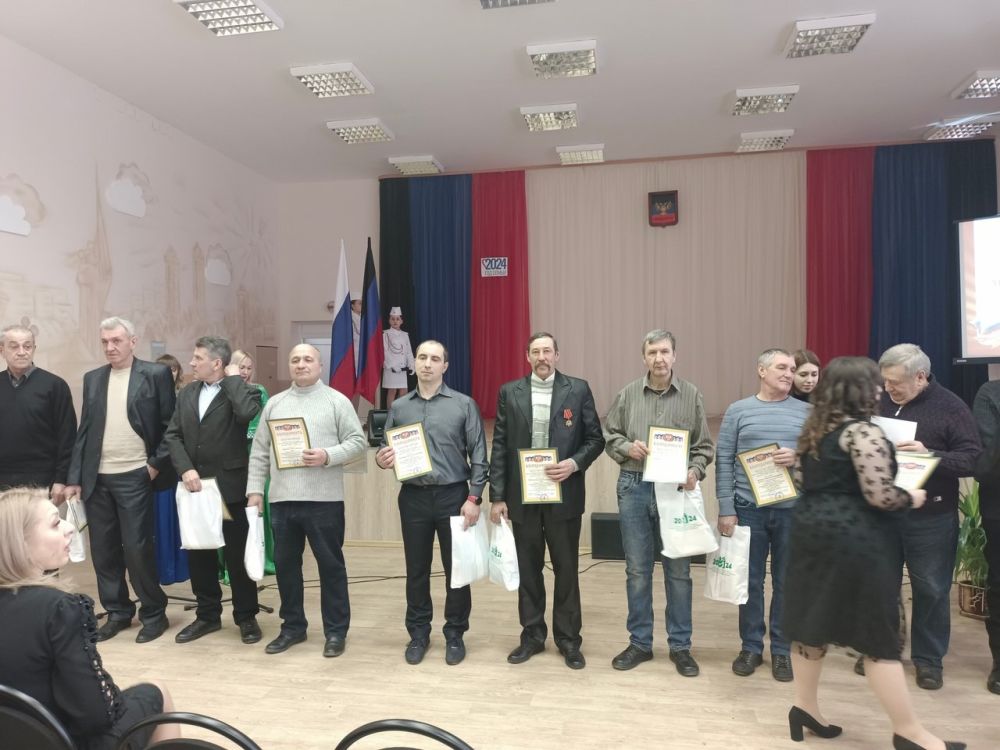 Отдел образования администрации Кировского района 21 февраля, накануне замечательного праздника, Дня защитника Отечества, чествовал дорогих мужчин, работающих в сфере образования