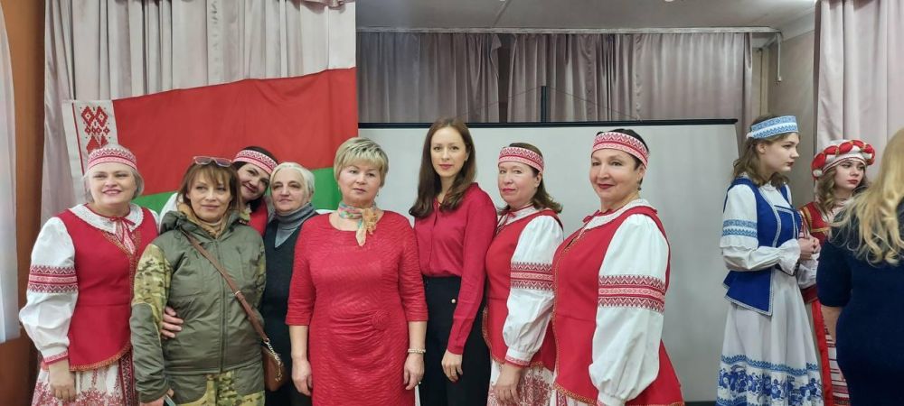 В Донецке прошел творческий концерт, посвященный Международному дню родного языка - «Роднай мовы пералівы... »