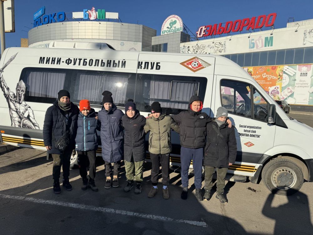 Юрий Мартынов: Сегодня команда «СОШ № 1» города Донецка выехала в Нижегородскую область для участия в финале всероссийских соревнований "Мини-футбол - в школу" среди спортсменов 2010-2011 гг.р