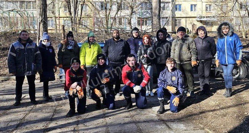 Алексей Кулемзин: Сотрудники администрации Ворошиловского района, волонтёры «Единой России», учителя школы № 9, активисты...