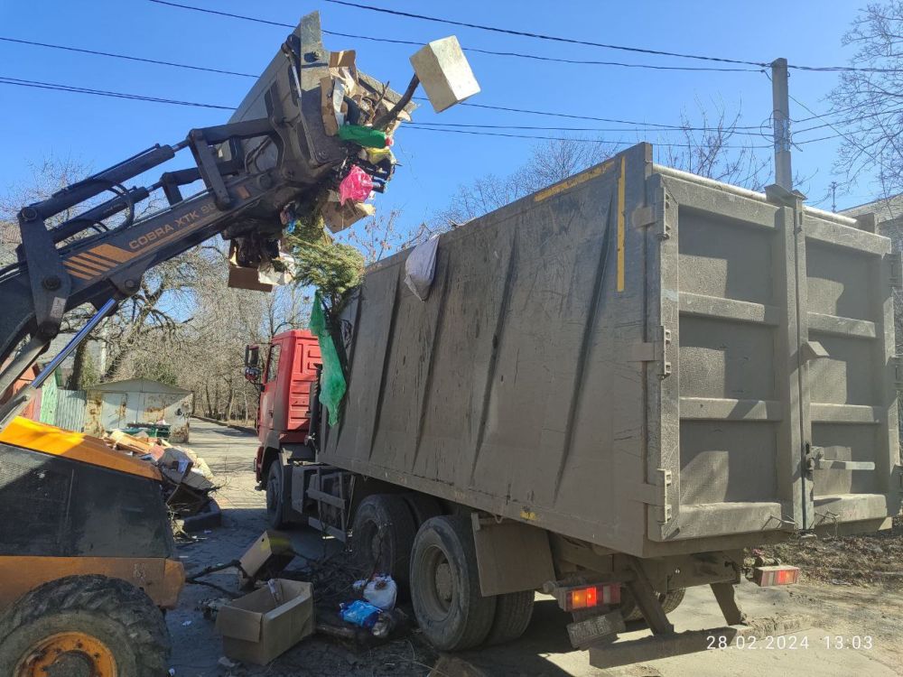 Василий Ткачук: Сегодня администрацией Калининского района г. Донецка, МУП АГД "Управляющая компания Калининского района...