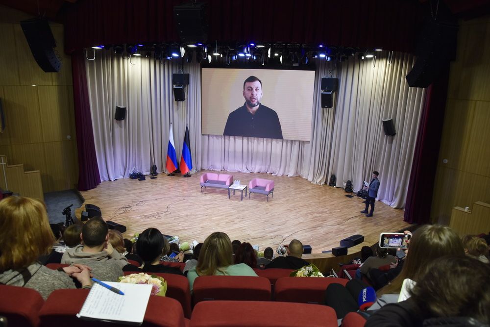 Денис Пушилин обратился к участникам обучающего семинара для работников регионального филиала фонда «Защитники Отечества»