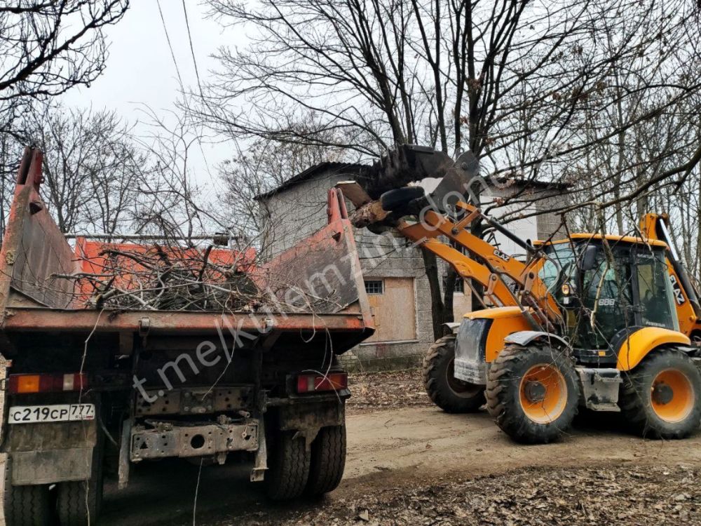 Алексей Кулемзин: В рамках реализации партийного проекта «Городская среда» сотрудники администрации Ворошиловского района...