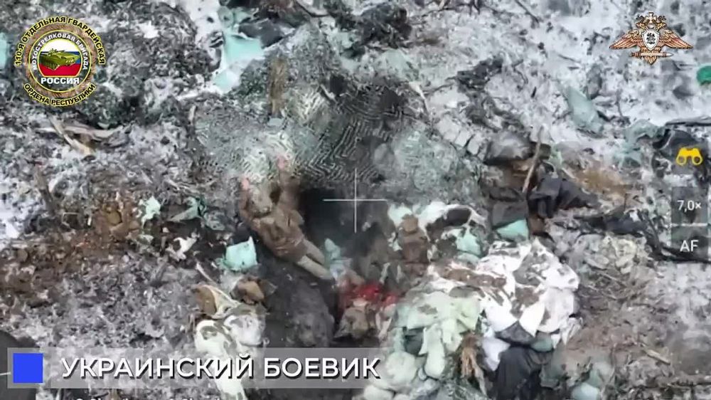 Евгений Лисицын: Операторы БПЛА 110й бригады 1 Донецкого корпуса мощно отработали опорник ВСУ. Выжившие боевики убежали, бросив на позициях своих раненых