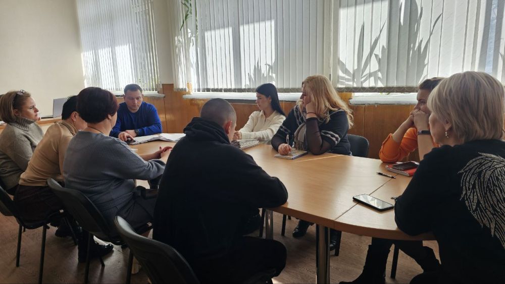 ������� ��������: �������, 4 �����, ������ ����������� ����� ������������� �������������� ������ �. ������� ������ ������...