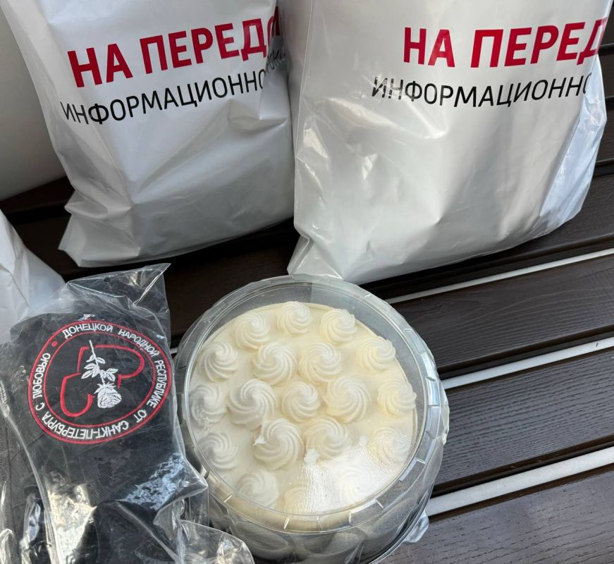 Александр Малькевич: Без малого 30 тактических аптечек привёз девчонкам-журналисткам ДНР к из Петербурга!