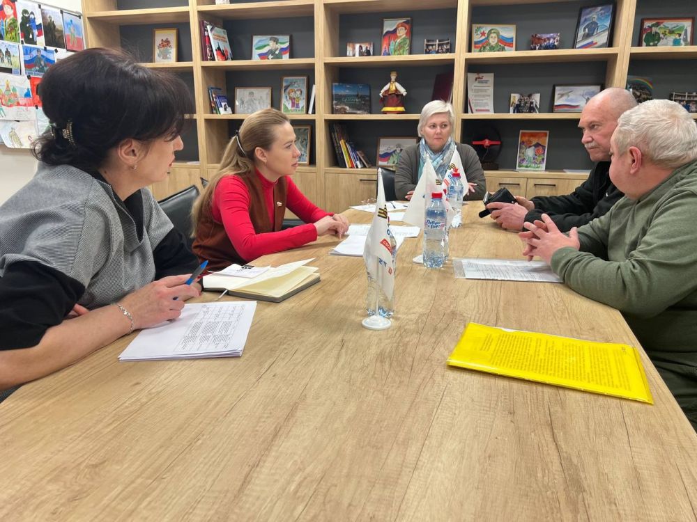 Наталья Никонорова: Сегодня совместно с руководителем филиала фонда «Защитники Отечества» Мариной Соловаровой провели очередной прием наших Защитников — участников Специальной военной операции и членов их семей