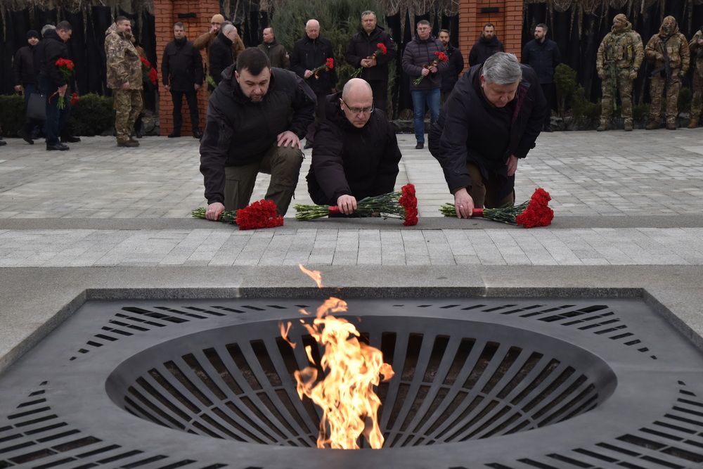 Сергей Кириенко и Денис Пушилин открыли восстановленный мемориальный комплекс на территории шахты № 4/4-бис