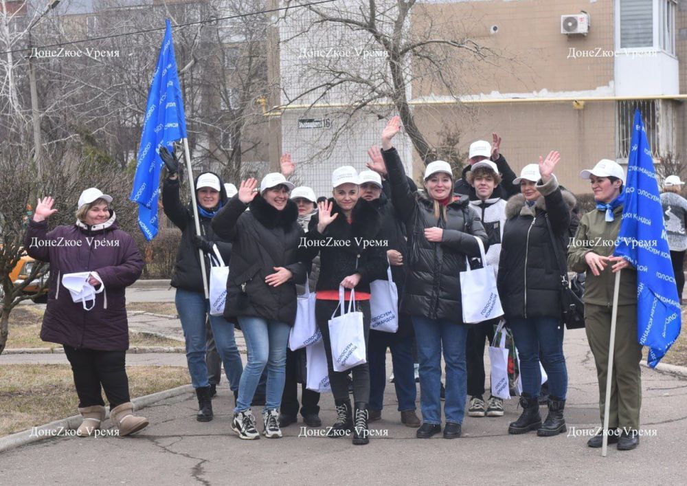 На избирательный участок прямиком из ЗАГСа: как сегодня голосует прифронтовой "Текстильщик"