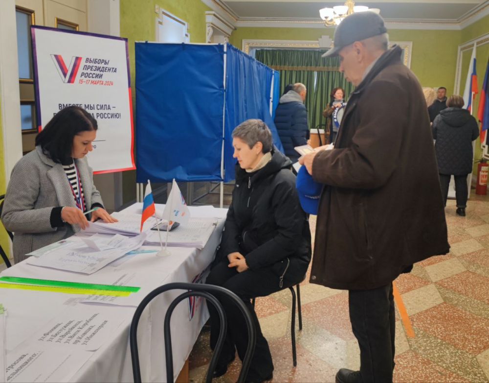 Иван Адамец: Начальник отдела образования администрации Куйбышевского района Елена Строганова, отдала свой голос на выборах Президента России