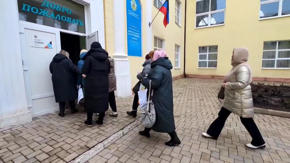 Иван Адамец: Трудовые коллективы Куйбышевского района проголосовали на выборах Президента России в рамках проекта "Голосуем командой"