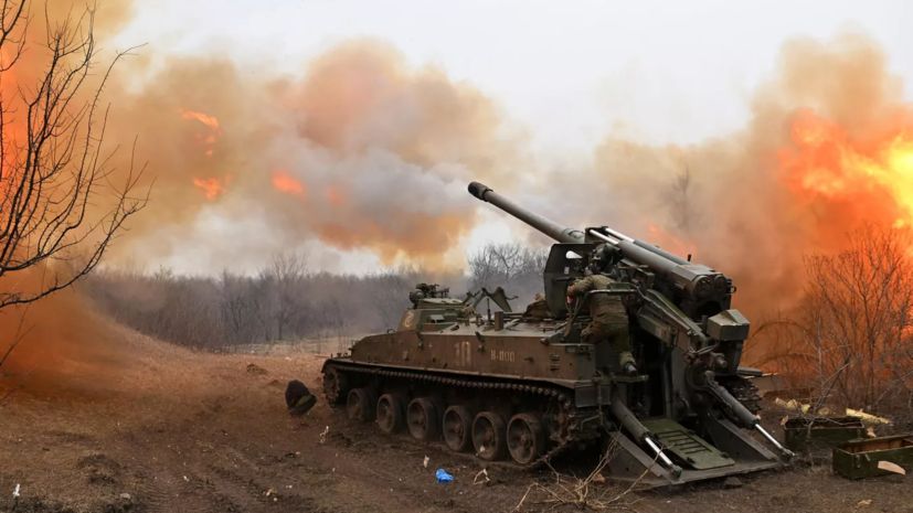 RT показал, как артиллеристы группировки «Восток» используют САУ «Гиацинт-С»