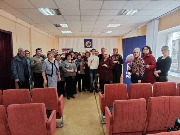 Юрий Будрин: Вручение членских билетов Единой России