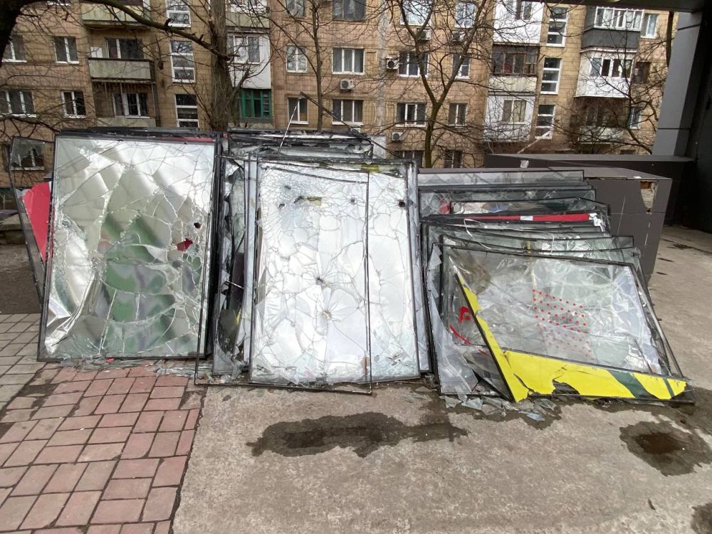 Дмитрий Стешин: Донецкие окна, Крытый рынок, который почти дотерзали укропы