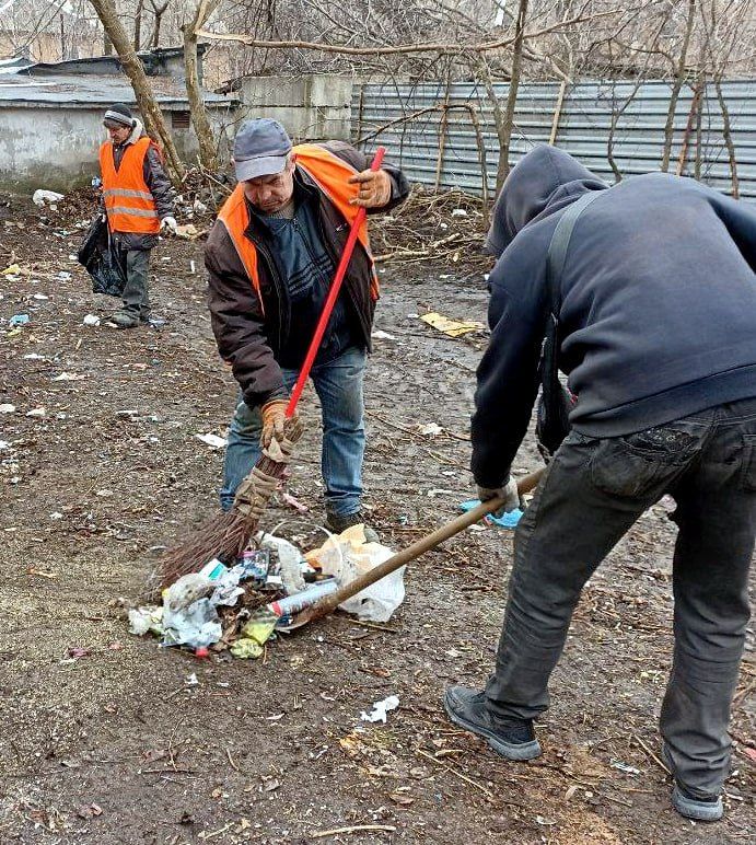 Иван Адамец: Силами коммунальных структур, ежедневно выполняются работы по благоустройству территории Куйбышевского района