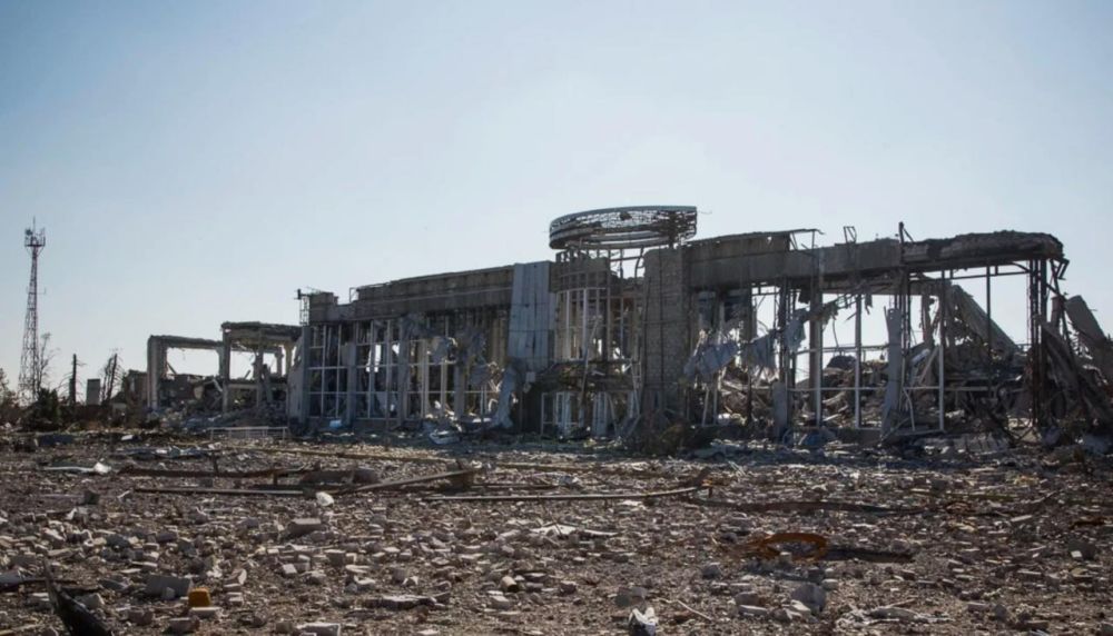 Аэропорты Донецка и Мариуполя можно привести в работоспособное состояние в течение года, после того как линия соприкосновения будет отодвинута и позволит оперативная обстановка, сообщил вице-премьер РФ Марат Хуснуллин