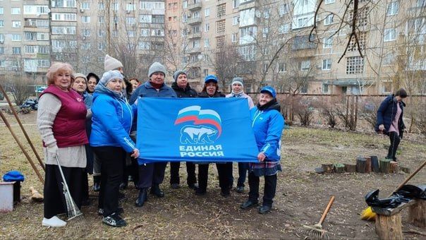 Юрий Будрин: Городская среда. Сегодня, 21 марта в рамках проекта "Городская среда "Всероссийской политической партии "Единая Россия" состоялась экологическая акция по благоустройству территории