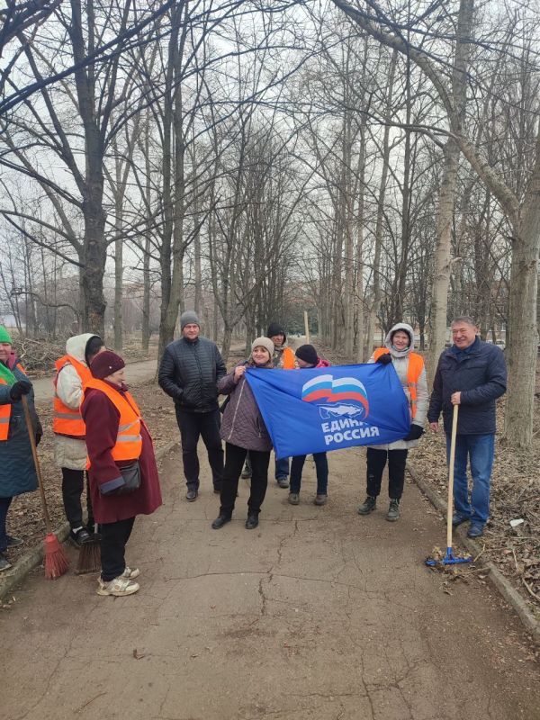 Юрий Будрин: Городская среда. 23 марта 2024 года в микрорайонах Кировского района состоялся субботник по уборке территории, в том числе проведены работы в рамках партийного проекта "Городская среда" Всероссийской политической партии "Единая Россия"