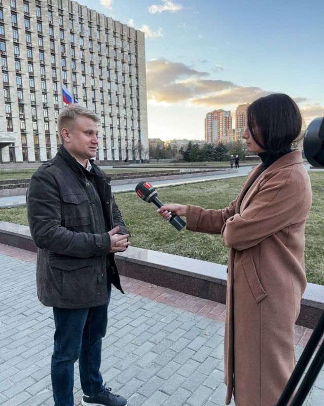 Артем Крамаренко: В завершении рабочего дня провел интересную беседу с корреспонденткой телеканала «Беларусь 1» Ксенией Лебедевой