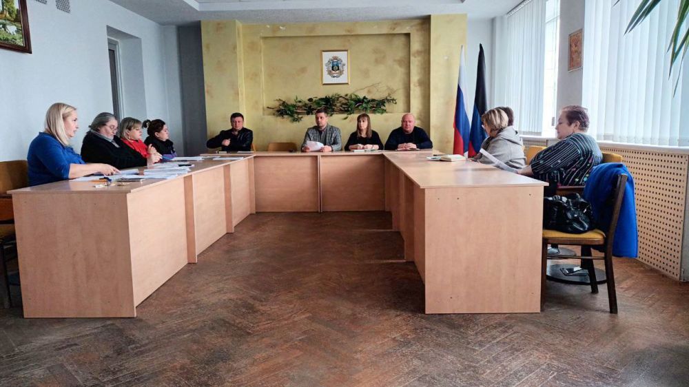 Василий Ткачук: Сегодня провел заседание Совета по вопросам защиты прав ребенка и социальной поддержки семьи администрации Калининского района г. Донецка