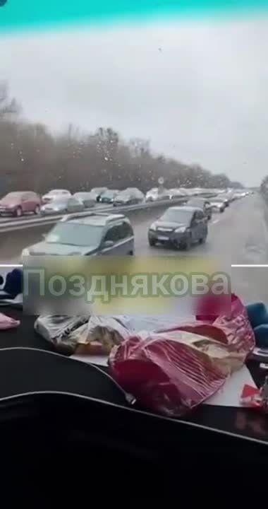 Дмитрий Стешин: Бегство мирняка из Харькова, в три ряда, по встречке