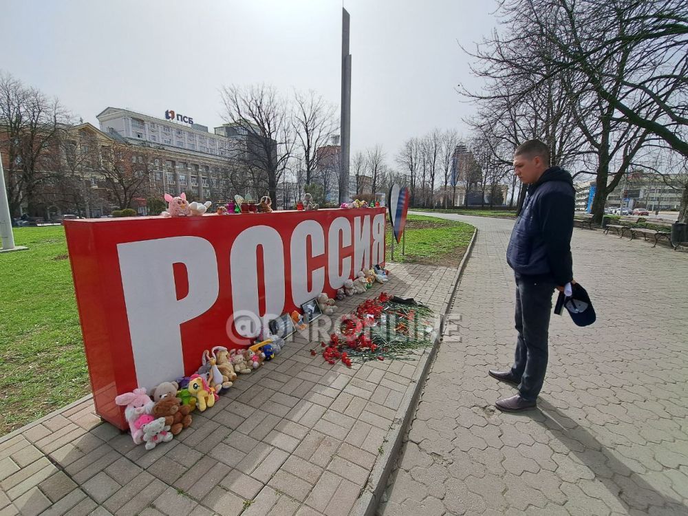 Майя Пирогова: Донецк почтил память Владлена Татарского, погибшего в результате теракта в Санкт-Петербурге 2 апреля 2023 года