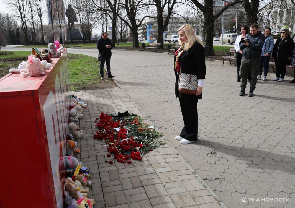 Жители Донецка почтили память военкора Татарского в годовщину его гибели