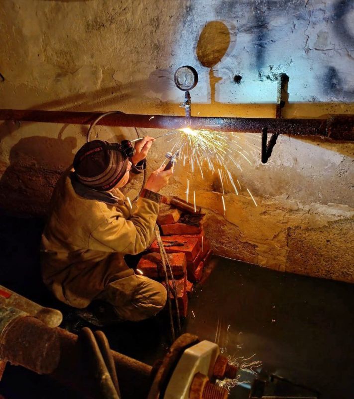 Иван Адамец: В Куйбышевском районе, специалисты МУП АГД "УК Куйбышевского района" продолжают работы в жилом фонде