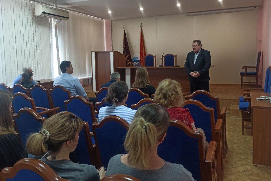 Сегодня, 4 апреля, глава администрации Киевского района Валентин Левченко провел встречу с трудовым коллективом АО «ИНСТИТУТ ЮЖНИИГИПРОГАЗ»