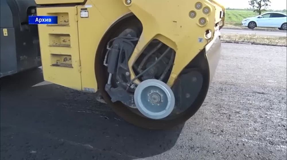 Дорожники приступили к ремонту последнего участка основной автотрассы между Донецком и Луганском