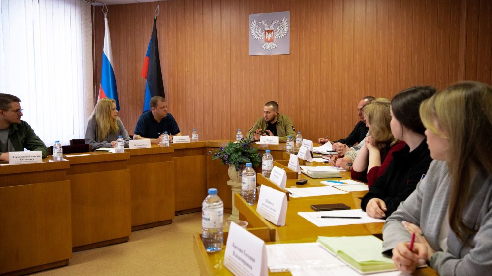 — Соберемся сегодня вечером на Сигме?