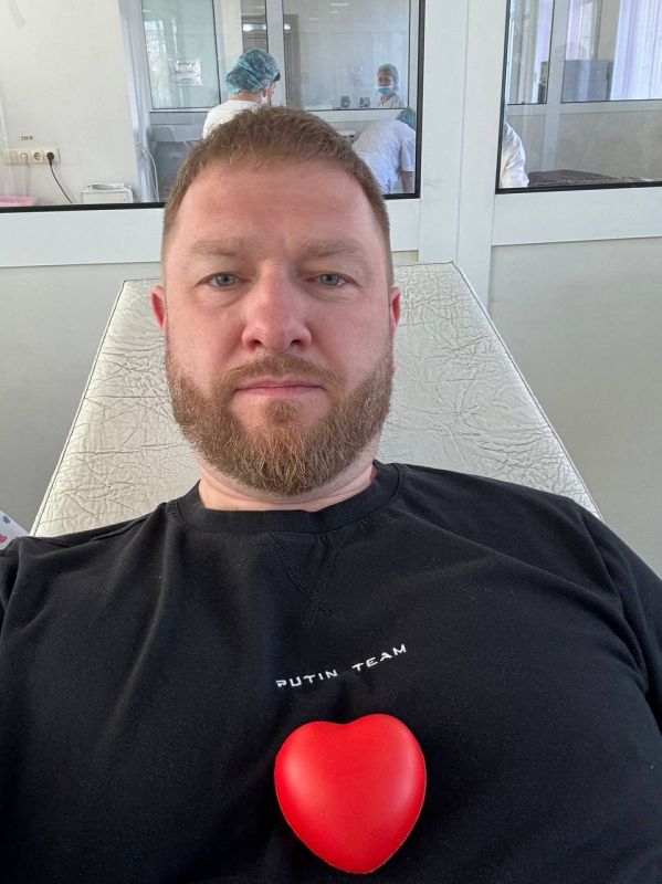 Александр Малькевич: Да, правильно начал рабочую неделю: утром в понедельник сдал кровь