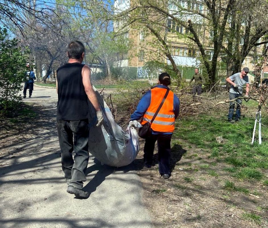 Иван Адамец: МУП АГД "УК Куйбышевского района" проводит работы по благоустройству придомовой территории