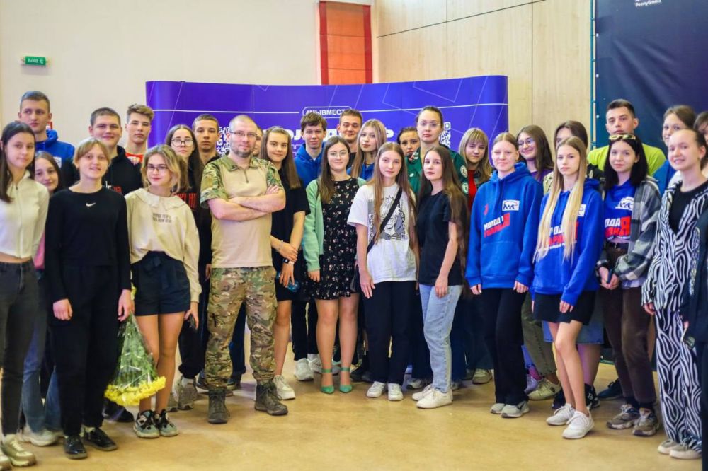 Олег Царёв: Чем вдохновить молодежь, на чью долю выпали серьезные испытания? Как укрепить в них веру в то, что все у них будет хорошо, что у них теперь есть все возможности реализовать себя, исполнить свои мечты?