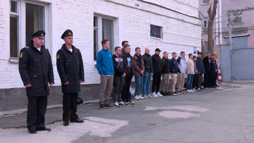 На ТОФ прошла первая отправка новобранцев весеннего призыва