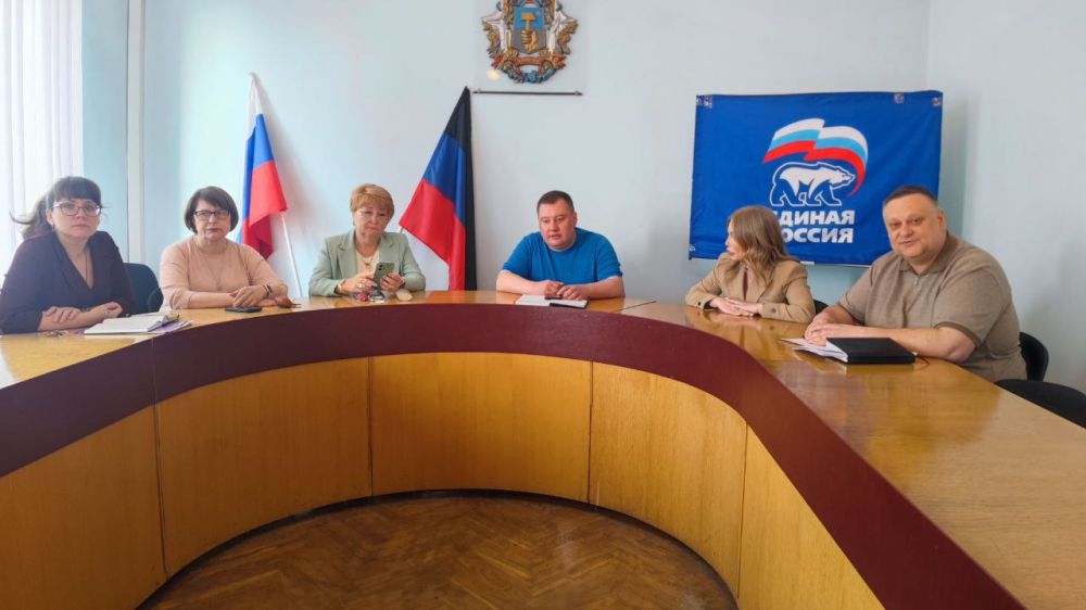 Сегодня, 17 апреля, состоялось малое аппаратное совещание, которое провел руководитель Управы Куйбышевского внутригородского района Администрации городского округа Донецк Иван Адамец