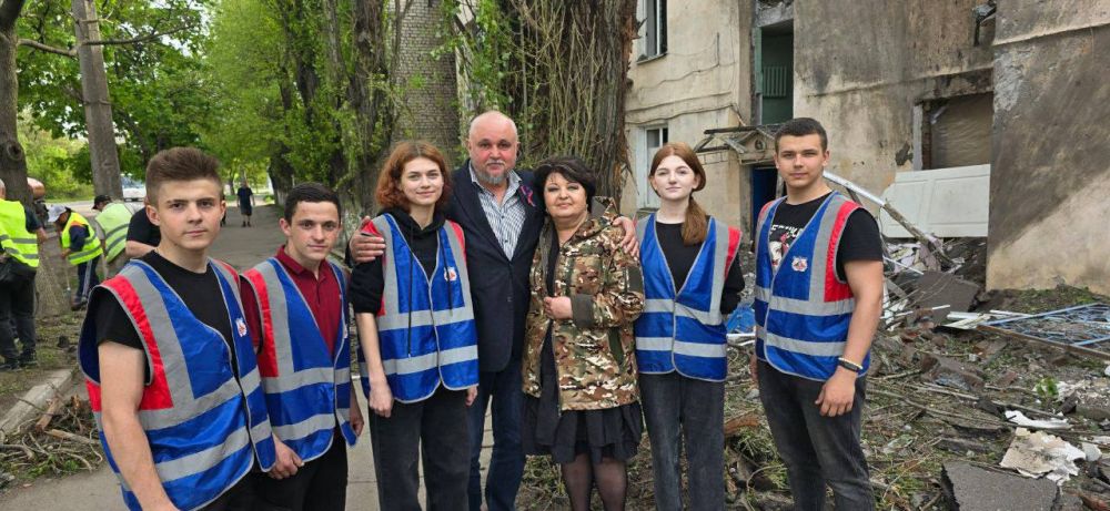 Виктория Мельникова: Губернатор Кузбасса приехал поддержать горловчан!