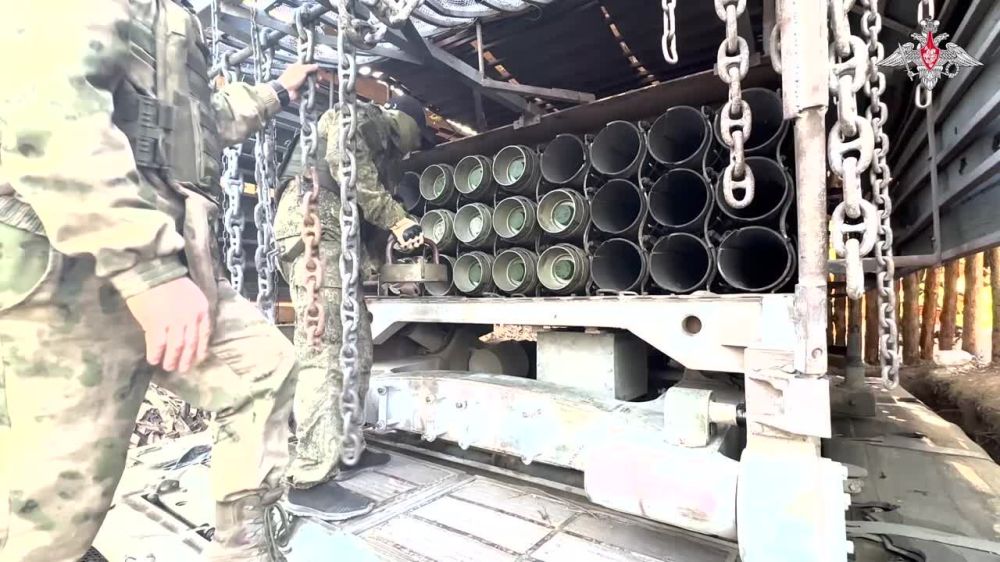 Борис Рожин: Экипажи ТОС-1А «Солнцепек» 1-го армейского корпуса «Южной» группировки войск уничтожили взводные опорные пункты и укрытия подразделений ВСУ на Донецком направлении