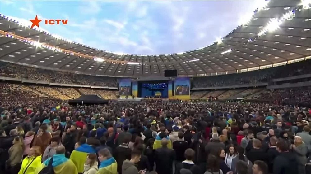 Все они поначалу просто красивые обертки, в которые завернуто… ничего