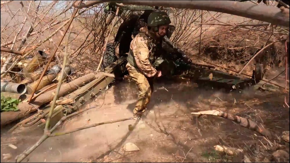 Расчеты Д-20 нанесли удар по укреплениям ВСУ на Донецком направлении