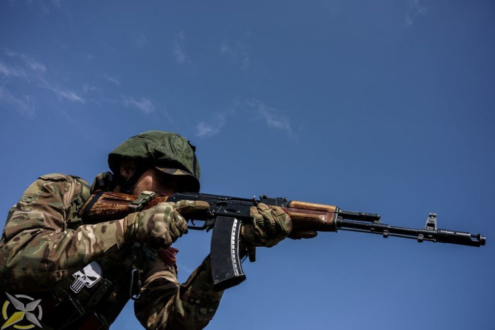 Тесный мир чрезвычайной войны