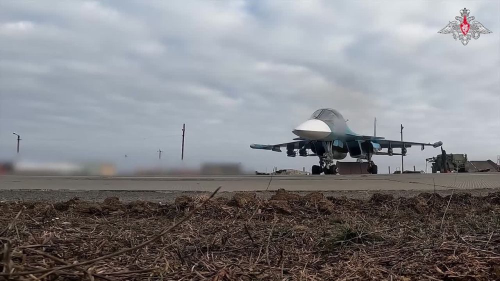 Борис Рожин: Экипажи Су-34 уничтожили командный пункт и живую силу противника на Южно-Донецком направлении