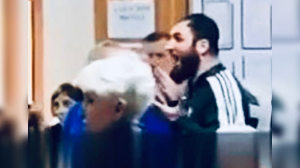 "Пустите без очереди": кавказец устроил настоящую истерику в поликлинике Донецка