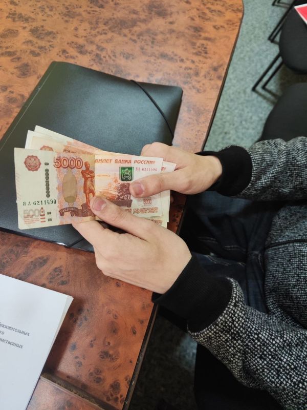 Марина Ахмедова: Мы передали донецкому студенту Даниилу деньги от вас